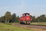 D22 der Bentheimer Eisenbahn AG (261 011-7, Baujahr: 1972) mit Güterzug 209 Coevorden de Heege-Osterwald bei Emlichheim am 2-10-2015.