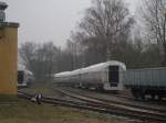 Abgestellte Wagen auf dem Gelnde des Grlitzer Waggonbaus im Rohbauzustand.