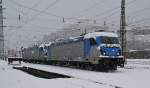 187 001-3 und 187 003-9 von Bombardier rangieren am 25.1.2015 bei starkem Schneefall im Bahnhof Kufstein mit Dieselkraft! Das Umsetzen auf die andere Seite des Bahnhofs erfolgte ohne Strom, allein von dem eingebautem Dieselmotor (400 Liter Fassungsvermögen). Grüße an den Triebfahrzeugführer und Bombardiermitarbeiter!