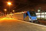 Am frühen Morgen des 31.05.2014, stand die Bombardier 187 003-9  Hans-Werner  zusammen mit der Fabrik neuen Railpool 187 006-2 und der Railadventure 139 558-1 auf einem Abstellgleis in Basel Bad Bf. Die 139 558-1 brachte am Nachmittag des 30.05.2014 die zwei 187er nach Basel und wird am Morgen des 31.05.2014 wieder als Lz nach Crailsheim aufbrechen. Die zwei 187er sind vermutlich auf dem Weg zu BLS Cargo in der Schweiz.