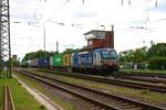 BoxXpress Siemens Vectron 193 834-9 mit einen Containerzug in Darmstadt-Kranichstein am 19.05.23