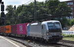 boxXpress.de GmbH, Hamburg [D] mit der Railpool Vectron  6193 121  [NVR-Nummer: 91 80 6193 121-1 D-Rpool] und einem Containerzug Richtung Hamburger Hafen am 19.07.24 Höhe Bahnhof Hamburg Harburg.