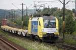 boxxpress zieht mit der ES 64 42-069 einen Containerzug durch Regensburg. 05.08.2008