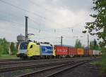 Mal ein relativ sauberer BoxXpress: ES 64 U2-003 mit Containerzug in Fahrtrichtung Norden durch Eschwege West.