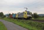 182 518-1 mit Containerzug in Fahrtrichtung Sden.