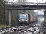 BoxXpress 193 842 am 04.04.15 kurz vor Maintal Ost vom Bahnsteig aus fotografiert