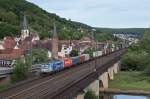 193 882 von Boxxpress mit einem Containerzug am 15.