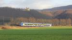 Ein Cantus-Flirt (R7 nach Bebra) unter der Kulisse von Schloss Rothenstein bei Bad Sooden-Allendorf.