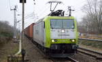 Captrain/ITL 185 542-8 mit Containerzug am 23.01.18 Bf. Berlin-Hohenschönhausen.