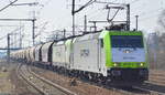 Captrain/ITL 185 581-6 mit 193 896-8 und Getreidezug am Haken am 25.03.18 Bf. Flughafen Berlin-Schönefeld.