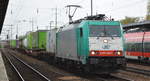 ITL mit  E 186 246-5  (91 80 6186 246-5 D-ITL) mit Containern + Trailern Richtung Frankfurt/Oder am 02.10.18 Bf. Flughafen Berlin-Schönefeld.