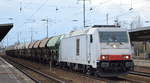 ITL - Eisenbahngesellschaft mbH mit  285 107-9  [NVR-Number: 92 80 1285 107-9 D-ITL] und firmeneigenen Schotterwagen am 05.02.19 Bf. Flughafen Berlin-Schönefeld.