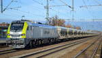 ITL - Eisenbahngesellschaft mbH, Dresden [D] mit  159 103-1  [NVR-Nummer: 90 80 2159 103-1 D-ITL] und Schüttgutwagenzug am 24.11.20 Durchfahrt Bf.