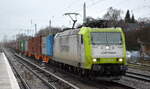 ITL - Eisenbahngesellschaft mbH, Dresden [D]  mit 185 542-8  [NVR-Nummer: 91 80 6185 542-8 D-ITL] und Containerzug aus Richtung Frankfurt/Oder kommend am 04.01.22 Berlin Hirschgarten.