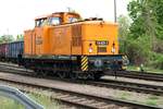 106 623 der ITL Eisenbahn auf der Hafenbahn Dresden, fotografiert am 05. Mai 2022 vom Elberadweg aus