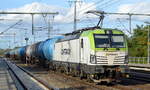 ITL - Eisenbahngesellschaft mbH, Dresden [D] mit  193 782-0  [NVR-Nummer: 91 80 6193 782-0 D-ITL] und Kesselwagenzug am 11.10.22 Durchfahrt Bahnhof Golm.