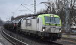 ITL - Eisenbahngesellschaft mbH, Dresden [D] mit ihrer  193 894-3  [NVR-Nummer: 91 80 6193 894-3 D-ITL] und Kesselwagenzug (Benzin) am 11.01.23 Berlin Buch.