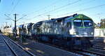 ITL Eisenbahngesellschaft mbH, Dresden mit ihrem Tiger  250 007-2  (NVR:  92 80 1250 007-2 D-ITL ) und einem Schüttgutwagenzug am 04.09.23 Höhe Bahnhof Luckenwalde.