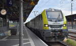 ITL - Eisenbahngesellschaft mbH, Dresden [D] mit ihrer Eurodual Lok  159 101-5  [NVR-Nummer: 90 80 2159 101-5 D-ITL] und einem Ganzzug Hochbordwagen am 27.05.24 Durchfahrt Bahnhof Stendal Hbf.