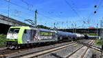 ITL - Eisenbahngesellschaft mbH, Dresden [D] mit ihrer  185 548-6  [NVR-Nummer: 91 80 6185 548-5 D-ITL] und einem Kesselwagenzug am 09.07.24 Höhe Bahnhof Hamburg Harburg.