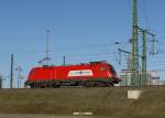 Taurus auf'm Damm - Von ITL angemietete und im Containerdienst von CSKD-Intrans aktive 1116 235 auf Solo-Tour von DD-Hauptbahnhof in Richtung Tschechien (26.11.2009) 