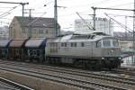 W 232 03 der ITL mit Gterzug passiert Dresden-Freiberger Strae, 29.03.2010