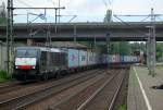 E 189 212 (ES 64 F4-212) von ITL, am 12.06.2010 durch HH-Harburg mit einem Containerzug