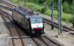 ES 64 F4 - 289 fhrt am 30.07.10 im Rbf Dresden-Friedrichstadt an eine weitere ITL-Lok heran.