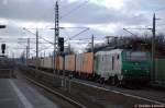 ITL/SNCF 437023 mit einem Containerzug in Rathenow in Richtung Wustermark unterwegs. 11.02.2011