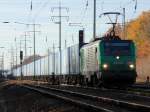 FRET/SNCF Leasinglok 437024 von ITL mit Containerzug (Blaue Wand) am 25.