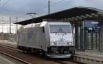 Wie aus dem Ei gepellt erschien am 15.12.11 185 562 der ITL im Bahnhof Bitterfeld.