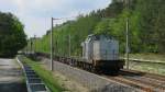 Die 293.01 von ITL mit ein paar leeren Containerwagen von Kamenz nach Neustrelitz am 8.Mai bei der Durchfahrt Bestensees.