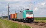 Mit zwei Containerwagen rollte 186 132 am 11.07.12 durch Radegast gen Dresden.