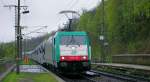 die 186 128 der ITL kam am 27.04.2013 mit einem langen Autozug von neuen Skodas durch den Hp Dresden-Cotta, der sich zwar ohne Sonne, aber schn frisch grn zeigt.