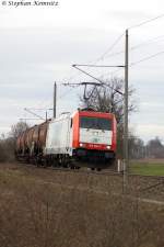 185 598-0 akiem für ITL - Eisenbahngesellschaft mbH mit einem Kesselzug  Dieselkraftstoff oder Gasöl oder Heizöl, leicht  aus Richtung Salzwedel kommend in Stendal(Wahrburg) und fuhr in Richtung Güterbahnhof weiter. 08.02.2014