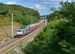 185 562 mit einem Autozug am 28.08.2014 bei Frankfurt-Rosengarten.