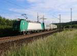 185 517-0 der ITL mit Containerzug in Fahrtrichtung Norden.