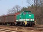 106 002 (ex V 60 DR)  der Fa. Import Transport Logistik (ITL) bringt einen Gterzug nach Dresden (bei DD-Klotzsche 17.04.03)