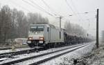 Am 28.11.15 fuhr 285 107 der ITL im dichten Schneetreiben recht gut getarnt mit einem Schwenkdachwagenzug durch Leipzig-Thekla Richtung Mockau.