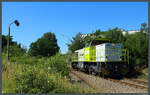 Lok 1022 der RBB (1275 801-9) wartet am 03.07.2022 vor dem Werkstor der Imerys Fused Minerals Werk in Zschornewitz auf Einlass.