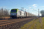 Am 02.02.25 schleppte 248 033 der Captrain/RBB einen Ganzzug Schiebeplanenwagen durch Greppin Richtung Dessau.