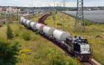 275 623 schob am 17.08.14 den Sodazug nach Stassfurt aus dem Bitterfelder Chemiepark heraus.