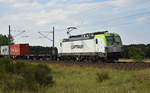 Captrain mit der 193 783-8 und einem halbvollen Containerzug, unterwegs in Richtung Schwerin.