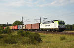 Captrain mit dem Vectron 193 782-0 und einem Containerzug, unterwegs ins Hagenower Land.