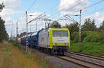 Mit einem gemischten Güterzug, bestehend aus Schwenkdach-, leeren Tragwagen, Kessel- und Silowagen, rollte 145 094 der Captrain am 12.09.24 durch Wittenberg-Labetz Richtung Falkenberg(E).