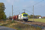 248 033 der Captrain führte am 27.10.24 den aus Bitterfeld kommenden Silozug durch Wittenberg-Labetz Richtung Falkenberg(E).