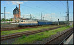 Die Centralbahn (CBB) 110 383-7 mit dem SSN-Sonderzug aus Rotterdam am 09.05.2024 bei der Ankunft in Wiesbaden Hbf.