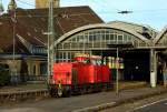 Als die 203 117-7 (ex DR 110 486-8/DB AG 202 486-7) am 31.10.2013 durch den Krefelder Hauptbahnhof brummt, gehörte sie noch zu Chemion, inzwischen ist sie an Alstom Transport Deutschland