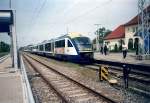 Die Lausitzbahn mit zwei Desiro-Triebwagen befuhr im Juni 2003 die Strecke von Zittau nach Binz und zurck.