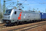 CTL mit der akiem 187 502-0 [NVR-Number: 91 80 6187 502-0 D-AKIEM] und Containerzug am 15.04.18 Bf. Flughafen Berlin-Schönefeld.